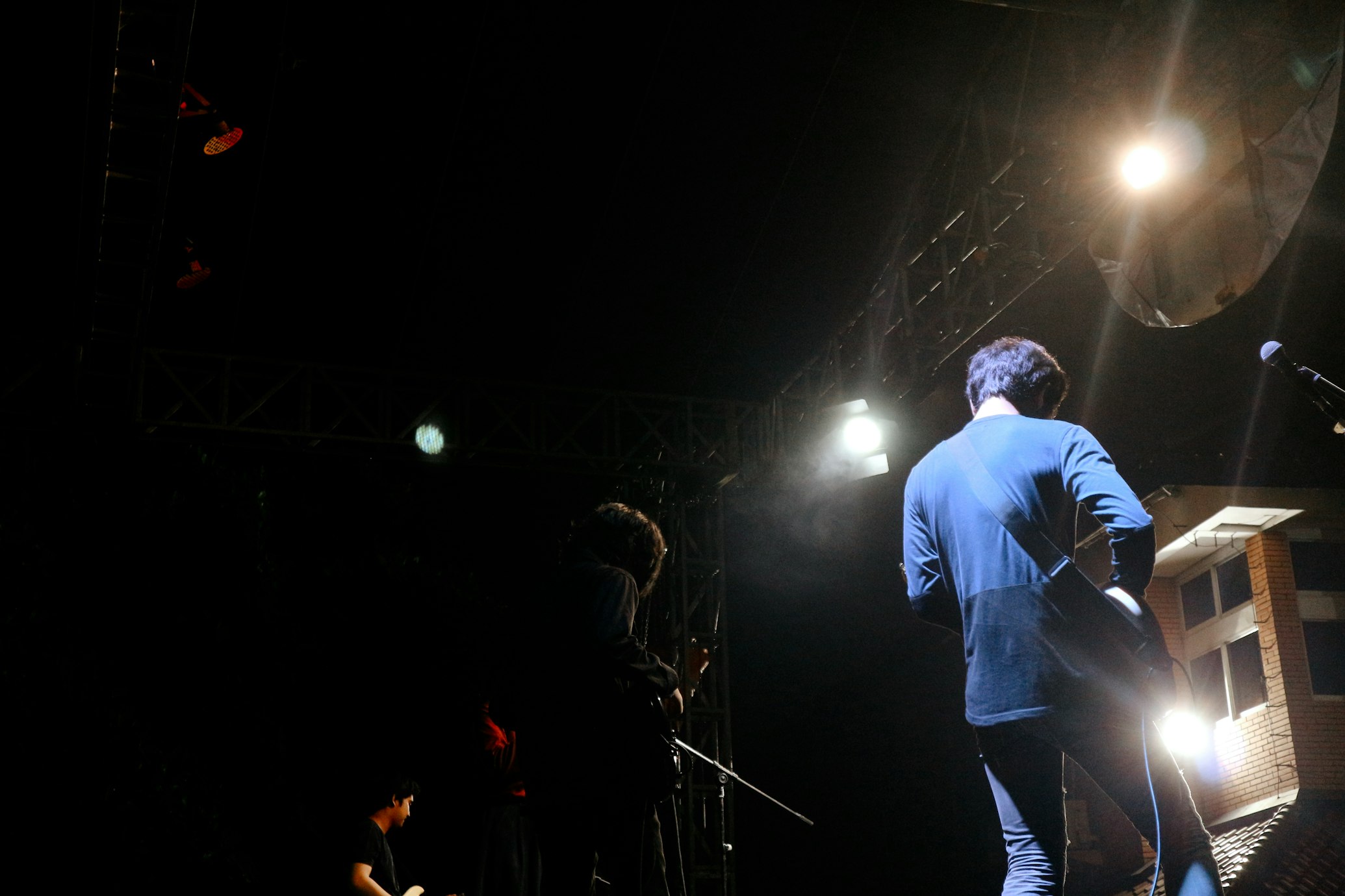 Contemporary Fado and Samba fusion concert showing modern interpretation of traditional genres